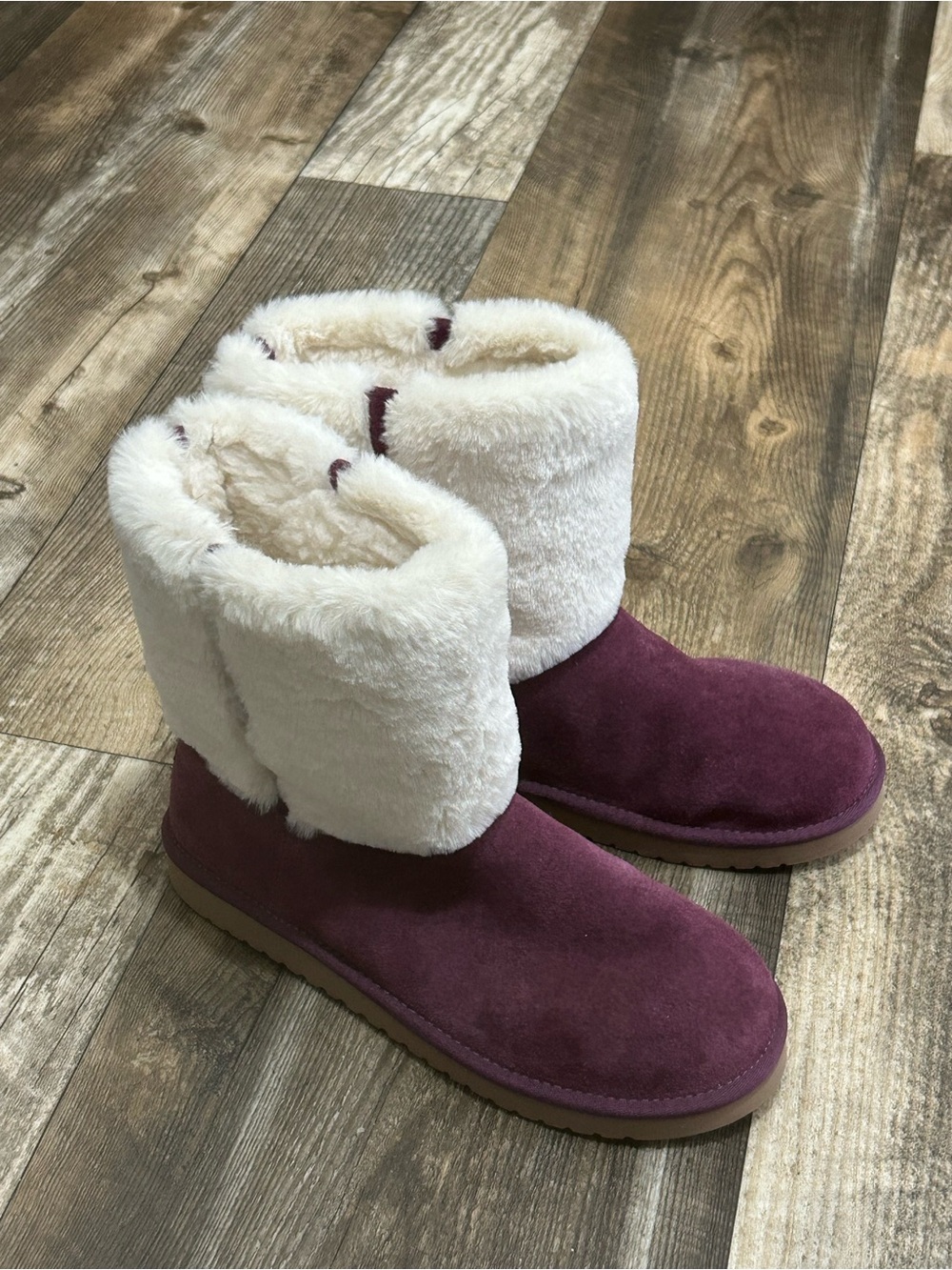 UGG Koolaburra Women's Aubrei
Short Fashion Boot - Purple Plum
Sz. 10
